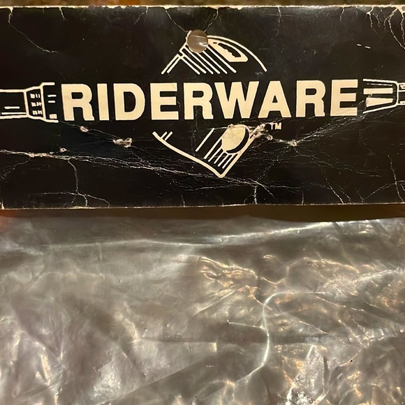 Motorcycle Riding Gloves - Picture 8 of 8